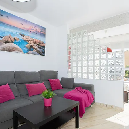 7 Min From The Airport